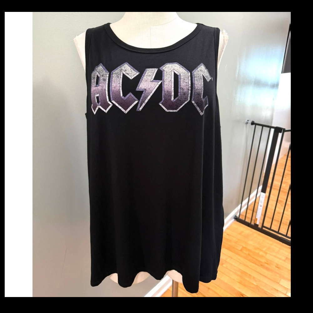Torrid 5 (5X 28) AC/DC Ombre Logo Classic Fit Rock Concert Graphic Tank Top New